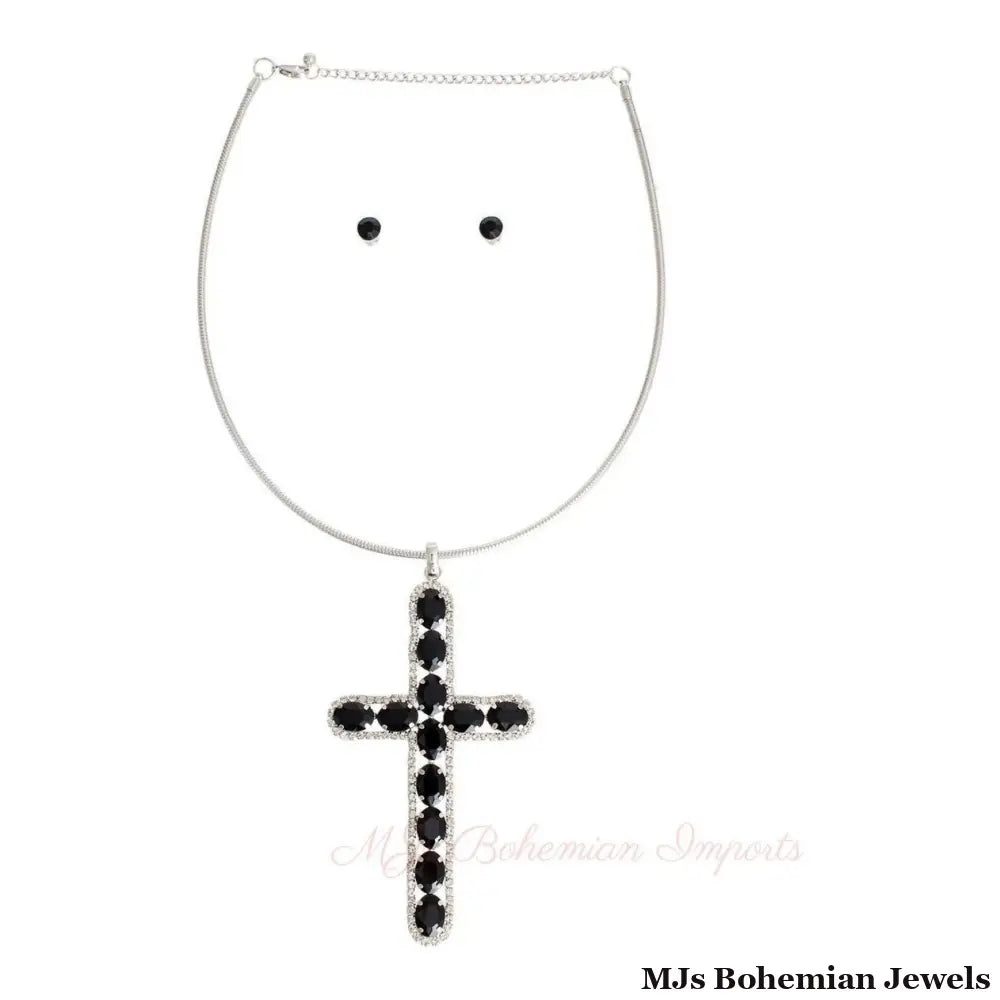 Collar Black Elegant Cross Necklace