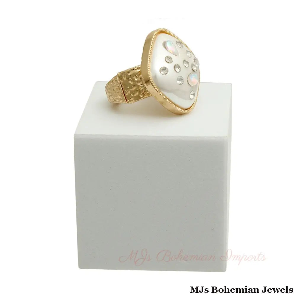 Gold Cream Pearl Square Ring