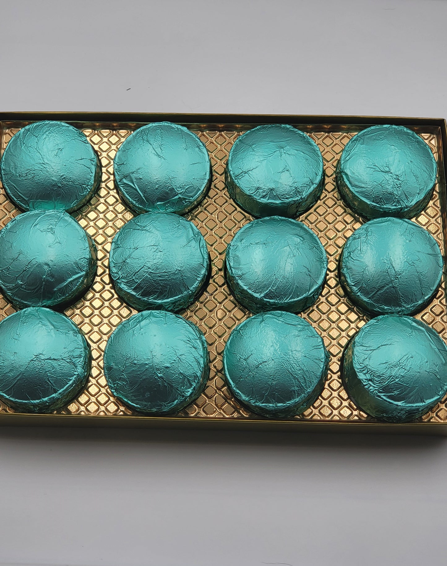 Destination Shower Steamers Gift Set with 12 Aromatherapy Shower Bombs - 100% Essential Oil Blends