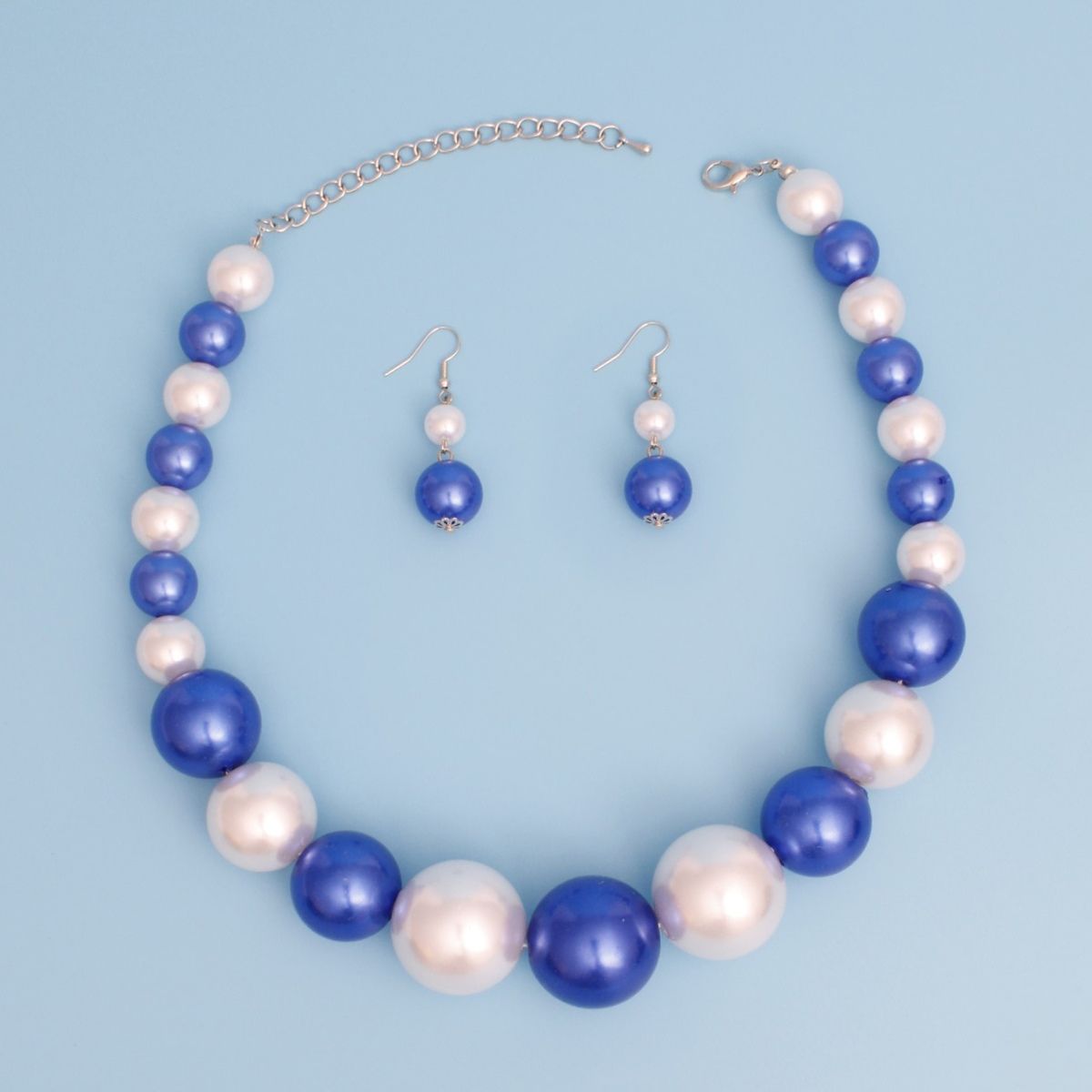 ZPB Blue and White Graduated Bubble Gum Pearls