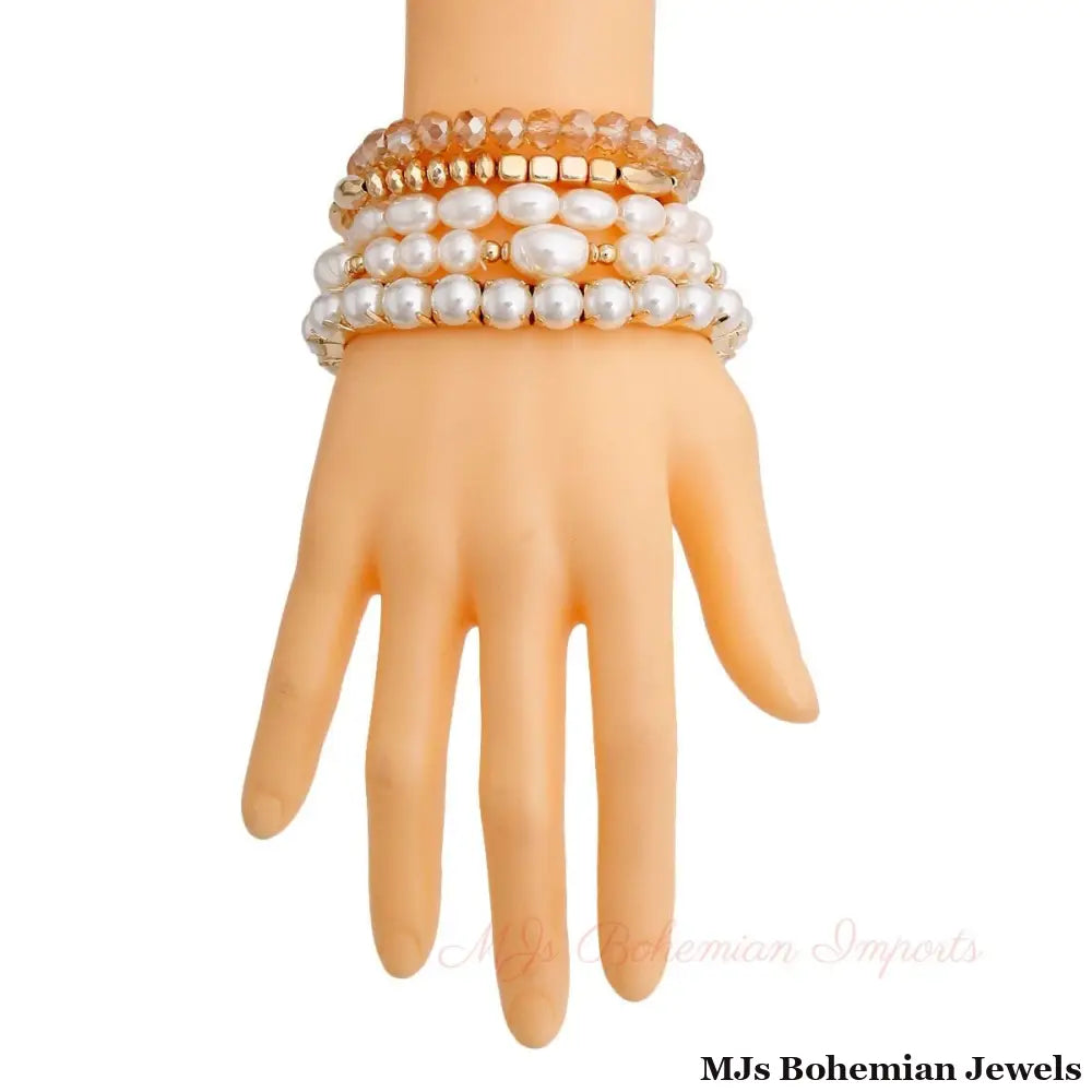 Cream Pearl and Glass Beads Bracelets