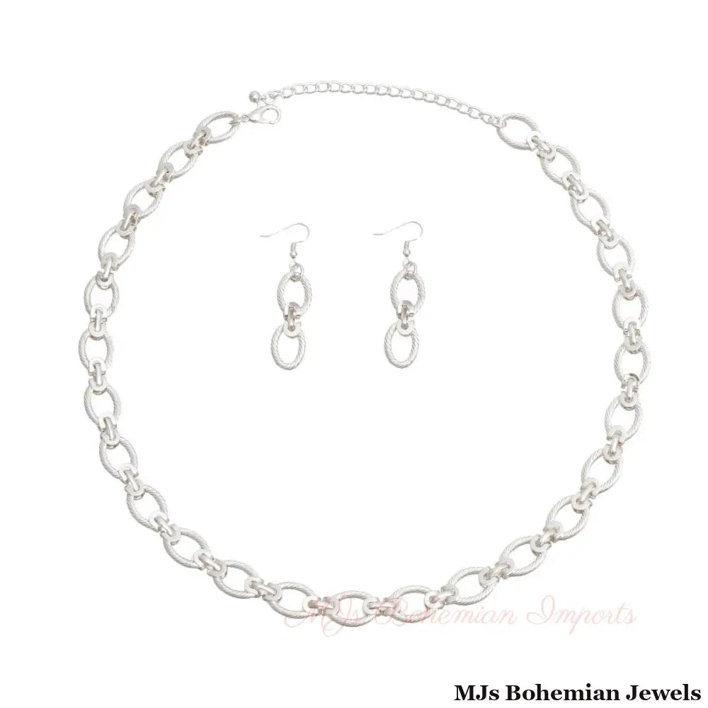 Twisted Oval Silver Metal Chain Set
